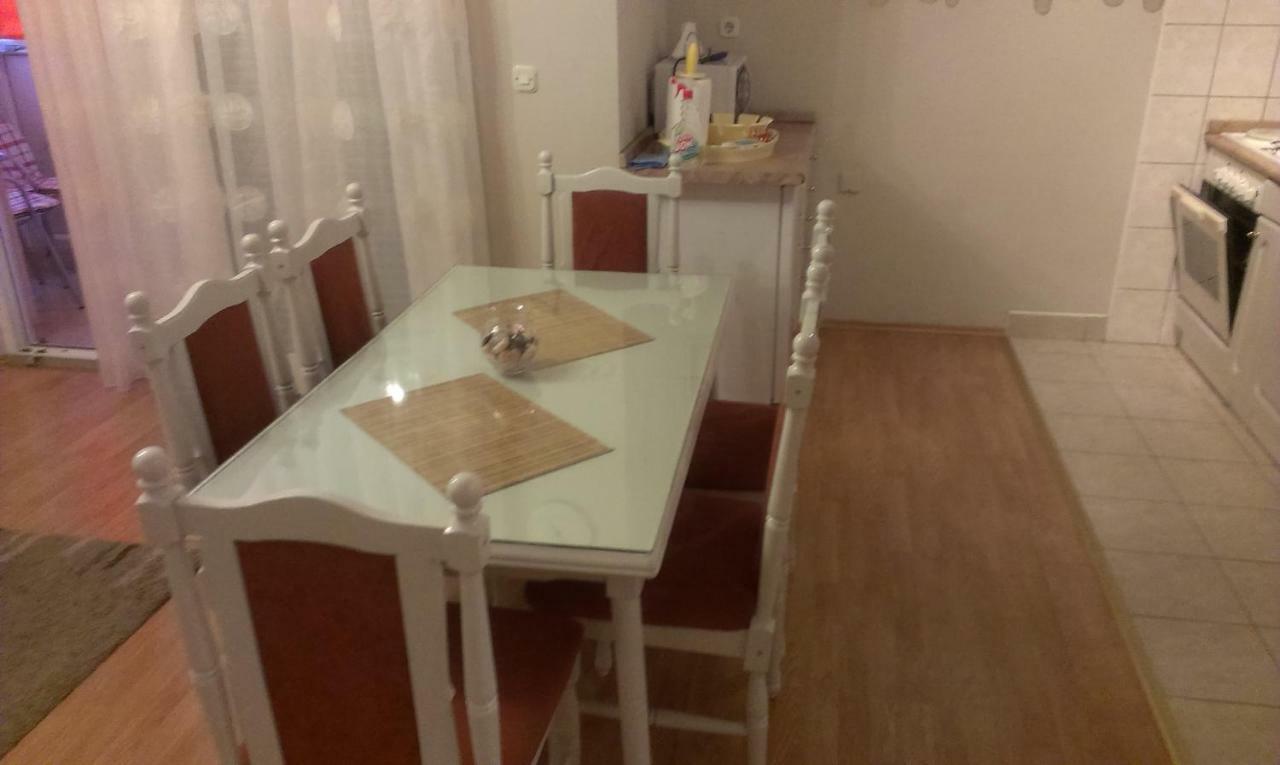 Apartment Viki Makarska Exteriör bild