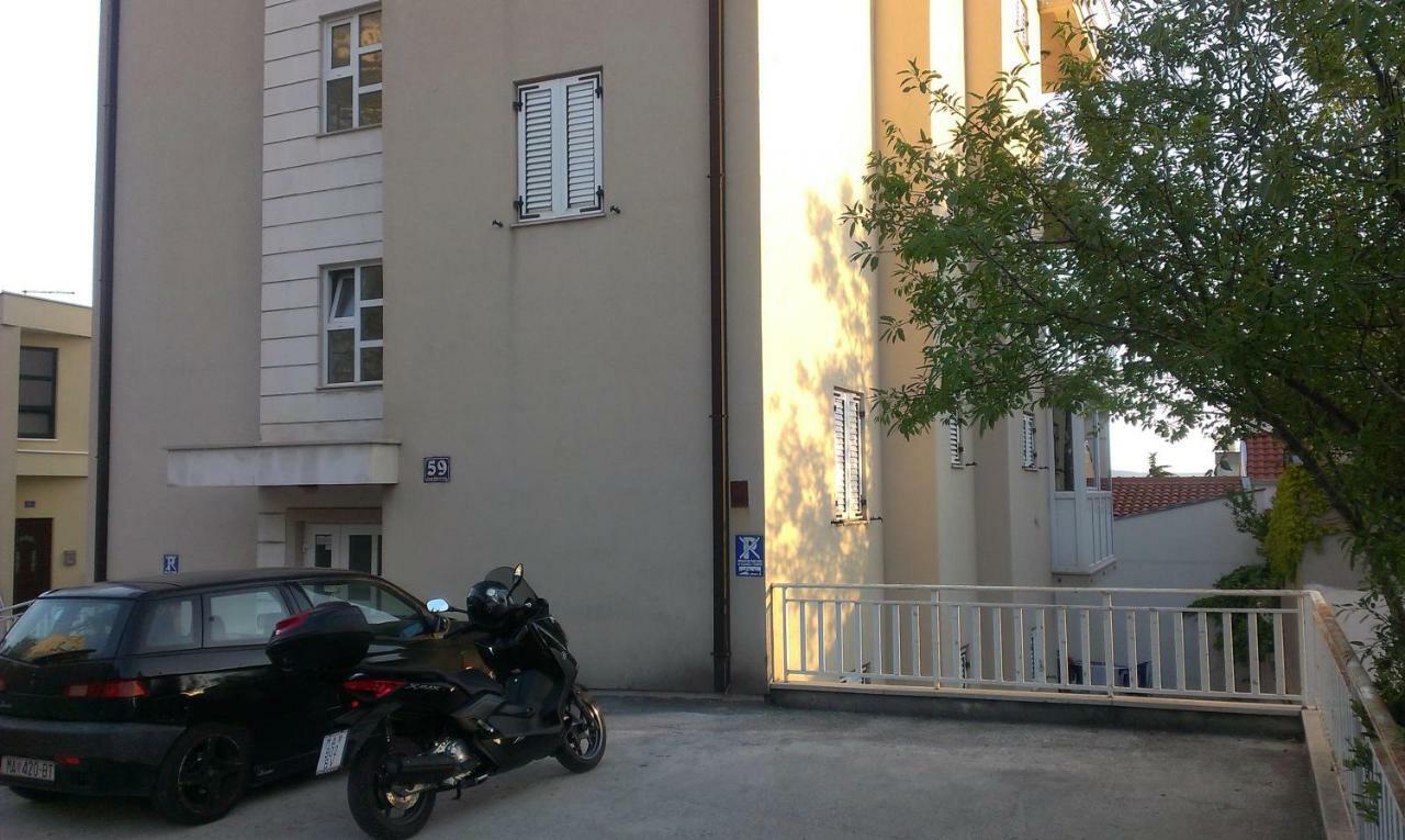 Apartment Viki Makarska Exteriör bild