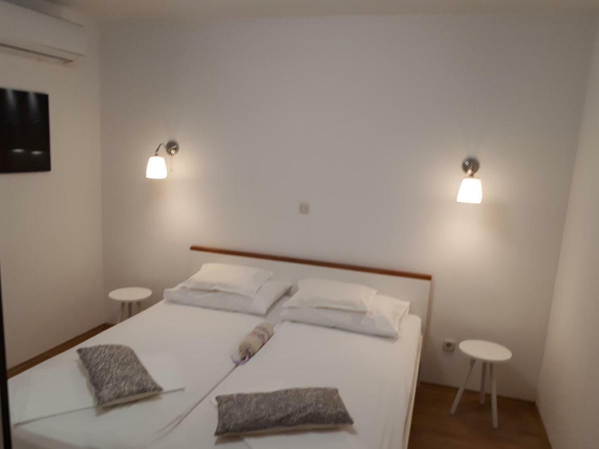 Apartment Viki Makarska Exteriör bild