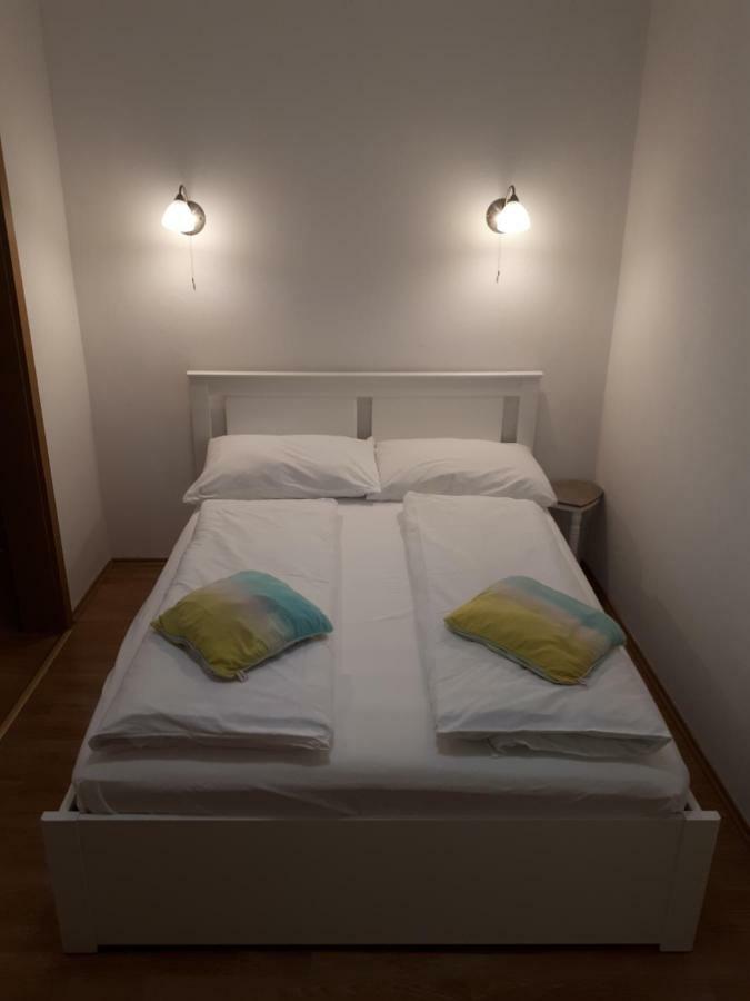 Apartment Viki Makarska Exteriör bild